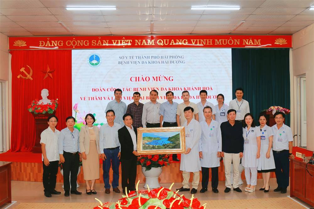 Đoàn công tác Bệnh Viện Đa Khoa Khánh Hòa đến thăm và làm việc tại Bệnh Viện Đa Khoa Hải Dương